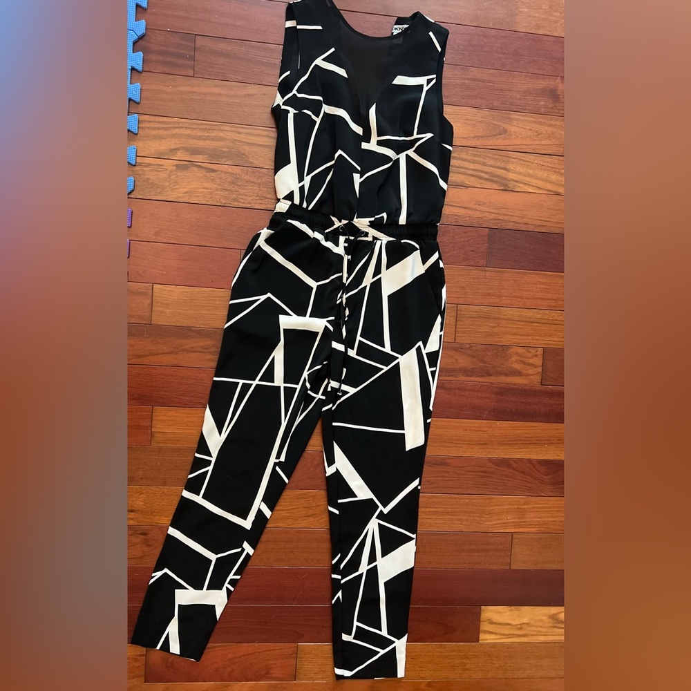 Dkny Jumpsuit Black and White Geometric EUC Size 0 - Picture 1 of 7